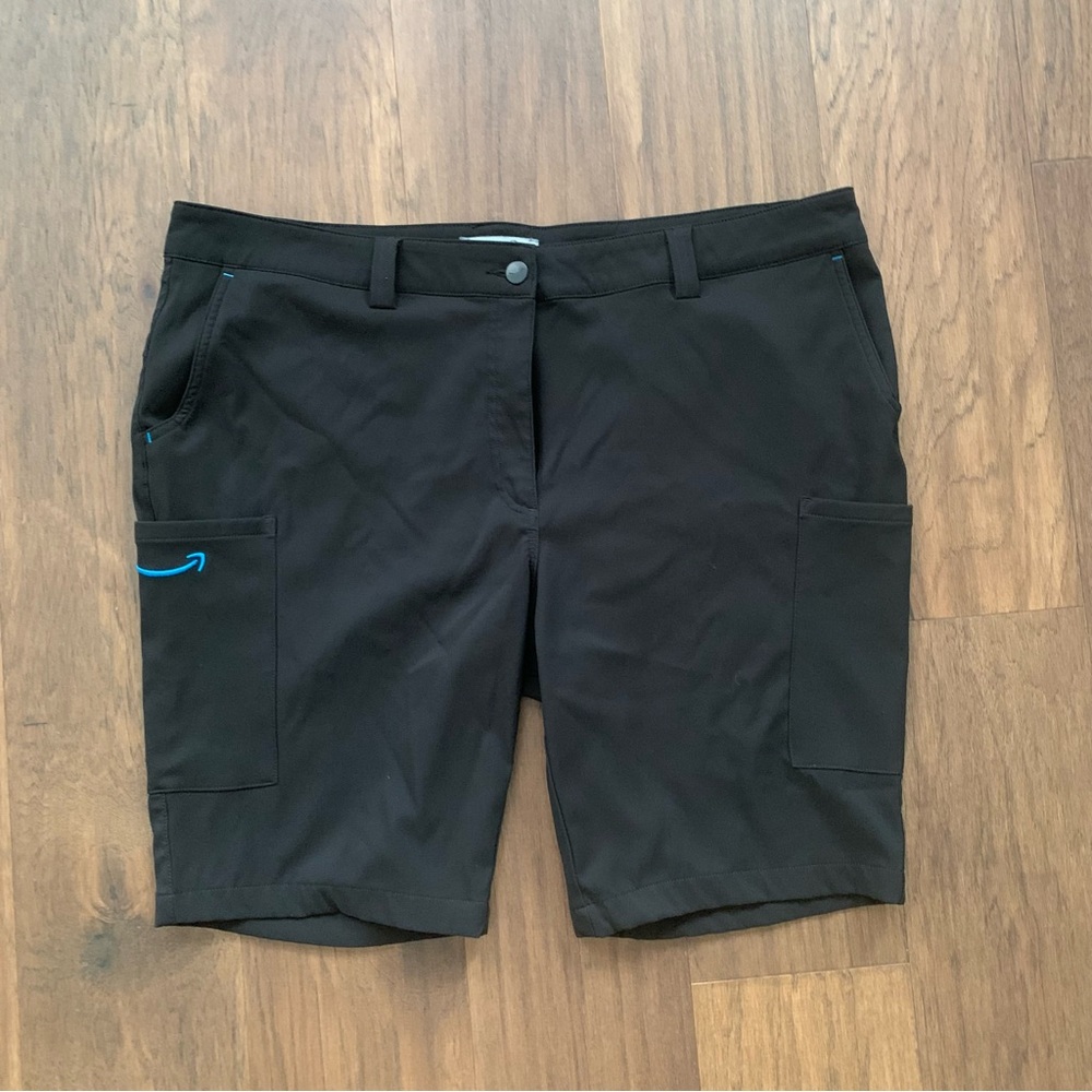 Black Amazon Delivery Cargo Shorts Women’s 2XL Luly Yang with‎ Blue Logo